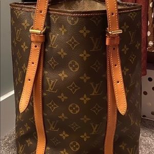 💯% Authentic Louis Vuitton GM bucket bag